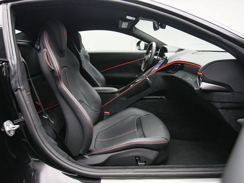 Used 2023 Ferrari Roma Nero Daytona image 54