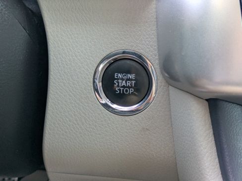 Used 2017 Toyota Highlander Limited Platinum image 30