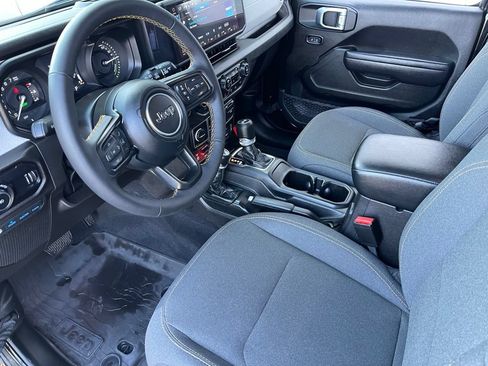 Used 2024 Jeep Wrangler Unlimited AWD/4WD image 14