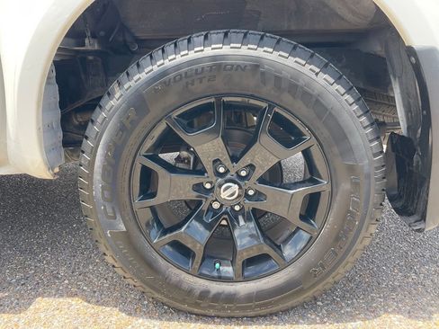 Certified 2020 Nissan Frontier SV w/ Midnight Edition Floor Mats RWD image 17