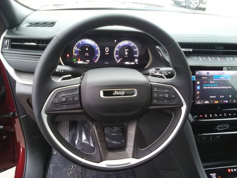 New 2026 Jeep Grand Cherokee L Limited AWD/4WD image 17