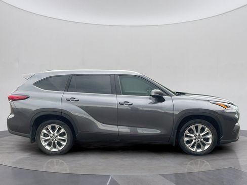 Used 2023 Toyota Highlander Limited AWD/4WD image 6