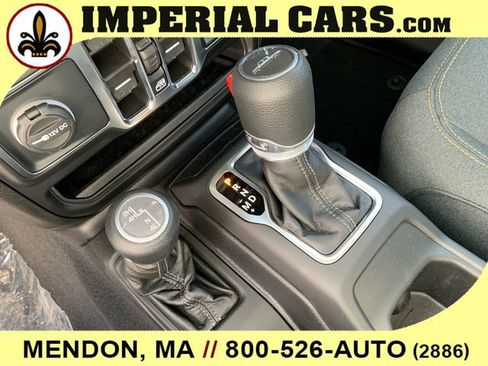 New 2025 Jeep Gladiator Sport image 26