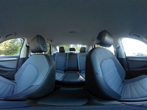 Used 2025 Volkswagen Jetta SE image 42