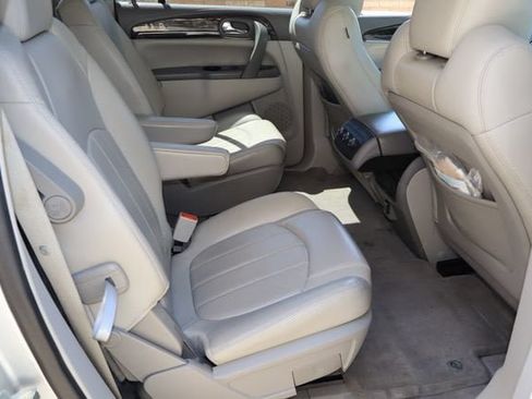 Used 2015 Buick Enclave Leather FWD image 17
