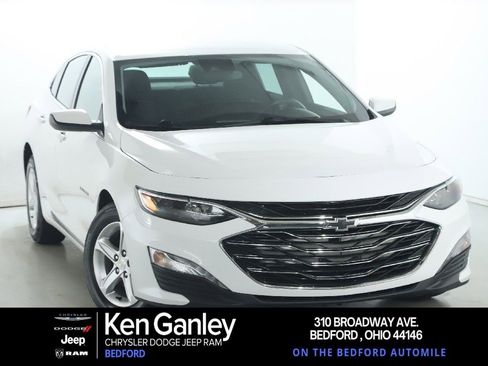 Used 2023 Chevrolet Malibu LT w/ Driver Confidence Package FWD image 1