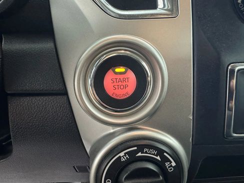 Used 2019 Nissan Titan SV image 17
