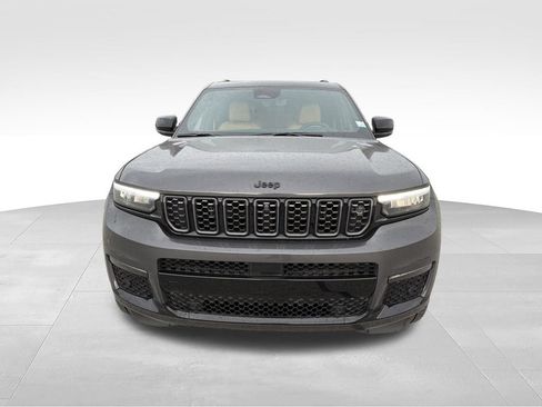 Used 2024 Jeep Grand Cherokee L Summit AWD/4WD image 2