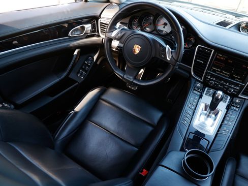 Used 2016 Porsche Panamera S image 25