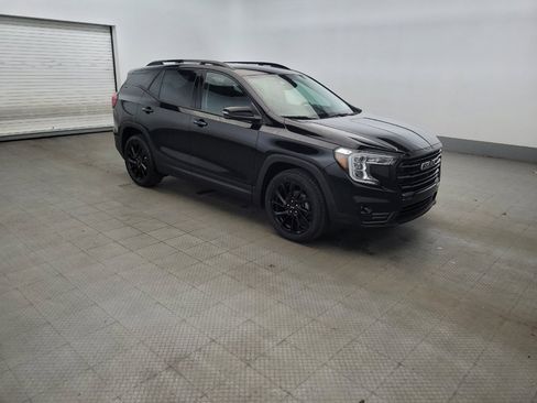 Used 2023 GMC Terrain SLT w/ Infotainment Package II FWD image 11