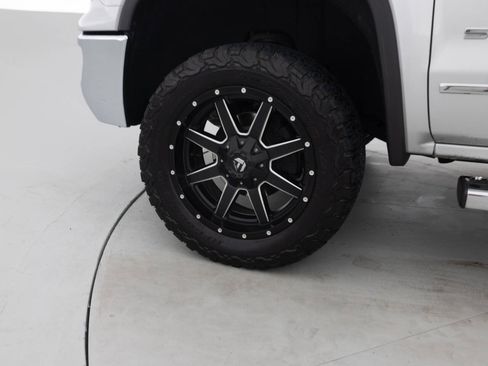 Used 2018 GMC Sierra 1500 SLT AWD/4WD image 18