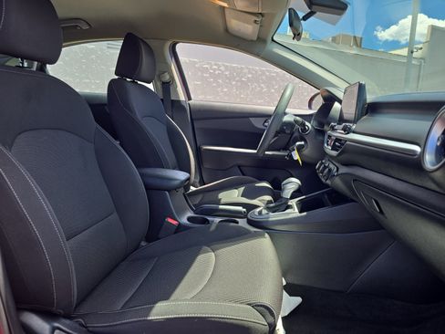 Used 2020 Kia Forte LXS FWD image 16
