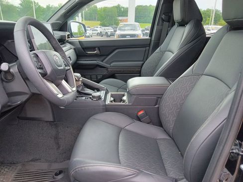 Used 2025 Toyota Tacoma Limited AWD/4WD image 15