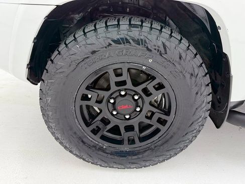 Used 2023 Toyota 4Runner SR5 Premium image 7