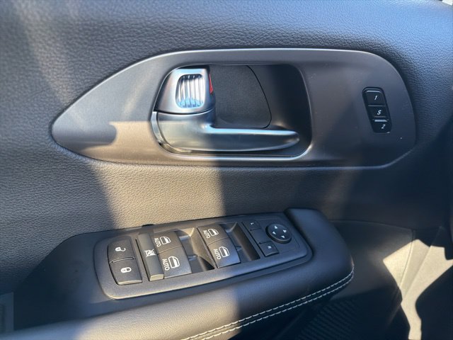 New 2026 Chrysler Pacifica Select w/ S Appearance Package FWD image 19
