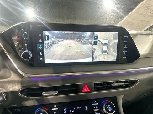 Used 2022 Hyundai Sonata Limited w/ Preferred Accessory Package image 25