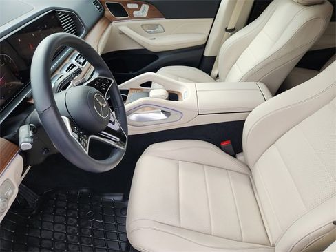Used 2025 Mercedes-Benz GLE 350 4MATIC image 10