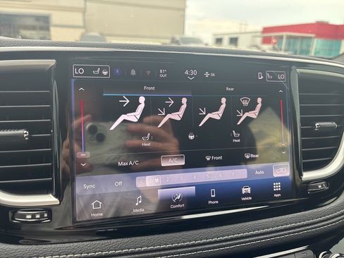 New 2026 Chrysler Pacifica Select image 15