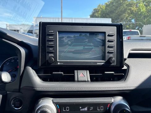 Used 2021 Toyota RAV4 XLE AWD/4WD image 10