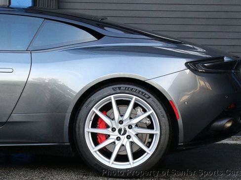 Used 2019 Aston Martin DB11 Coupe RWD image 12