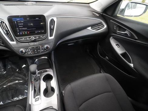 Used 2023 Chevrolet Malibu LT image 11