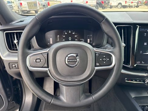 Used 2019 Volvo XC60 T5 Momentum w/ Premium Package AWD/4WD image 14