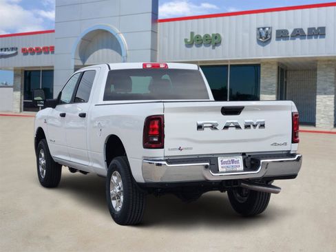 New 2026 RAM 2500 Big Horn AWD/4WD image 4