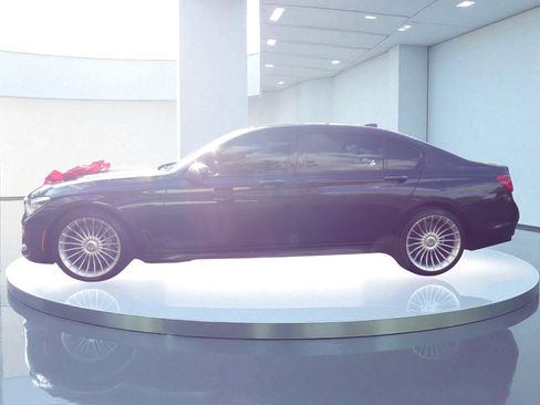 Used 2016 BMW 750i xDrive image 7