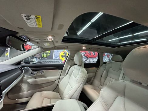 Used 2017 Volvo V90 T6 Cross Country image 33