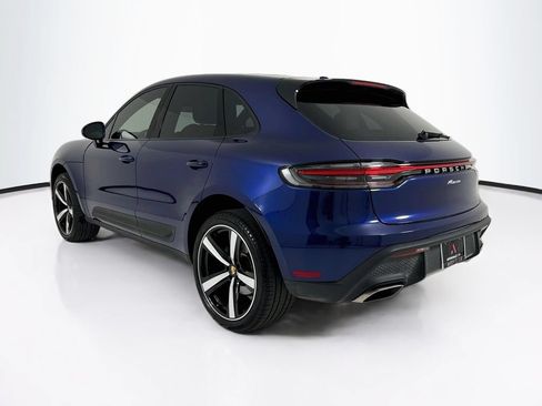 Certified 2025 Porsche Macan AWD/4WD image 3