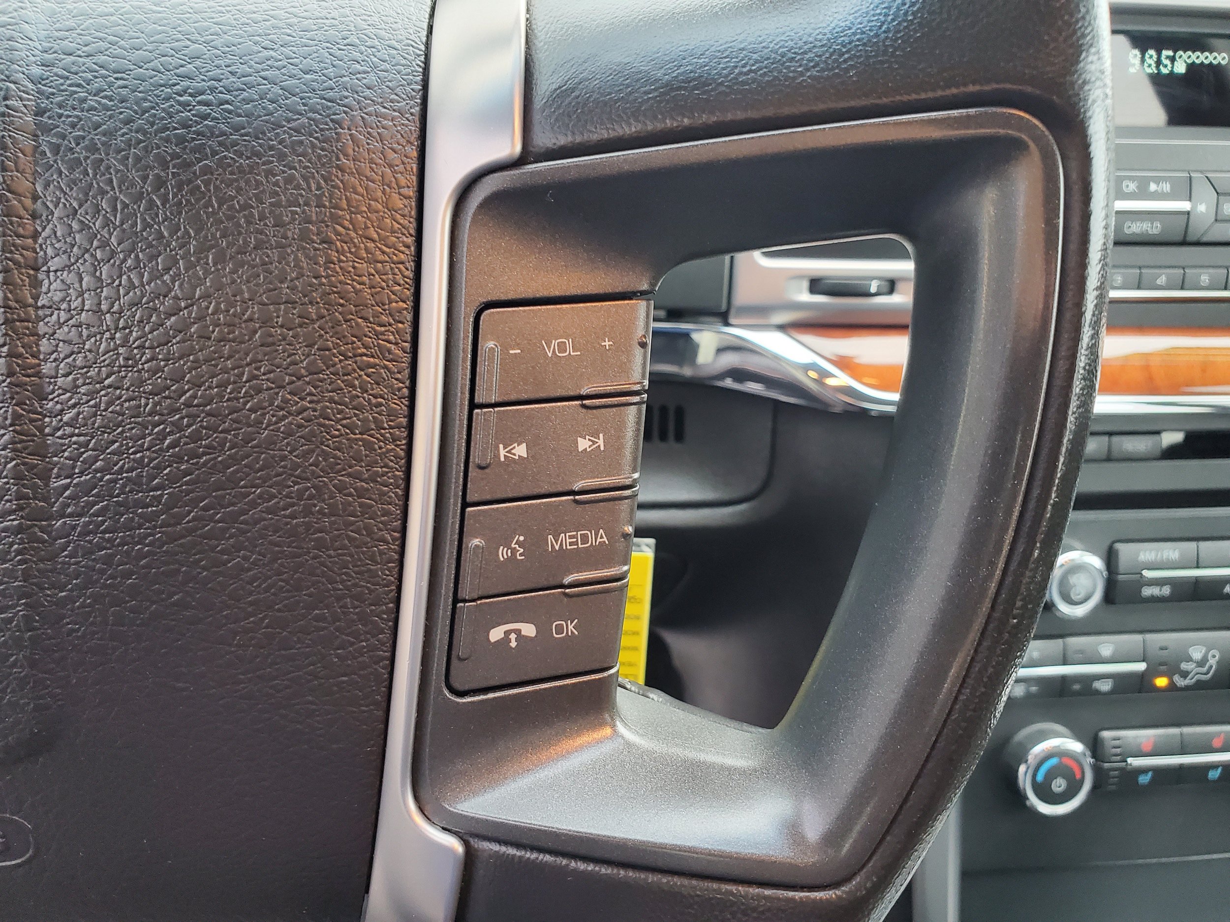 Used 2011 Lincoln MKZ FWD image 19
