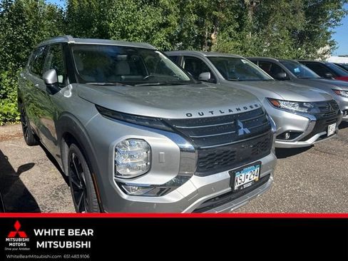 Used 2025 Mitsubishi Outlander SE AWD/4WD image 1