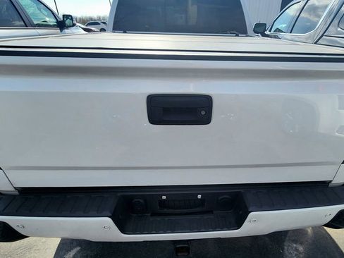 Used 2018 GMC Sierra 1500 SLT image 3