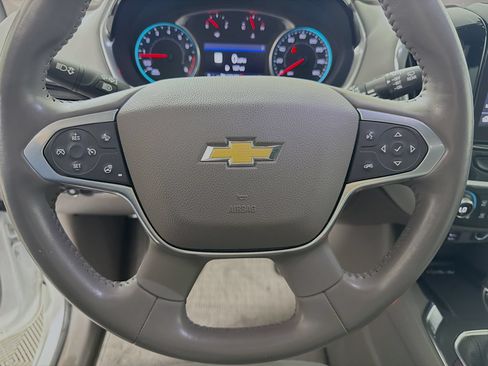 Used 2021 Chevrolet Traverse Premier FWD image 13