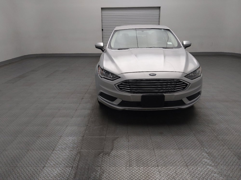 Used 2017 Ford Fusion SE w/ Fusion SE Technology Package FWD image 14