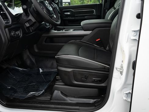 New 2026 RAM 4500 4x4 Crew Cab DRW w/ Laramie Trim Package image 16