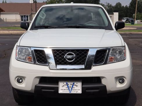 Used 2017 Nissan Frontier SV w/ SV Value Truck Package AWD/4WD image 12