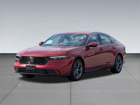 Used 2023 Honda Accord EX image 9