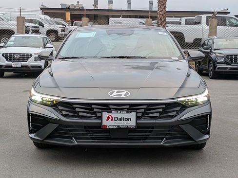 New 2025 Hyundai Elantra Limited image 2