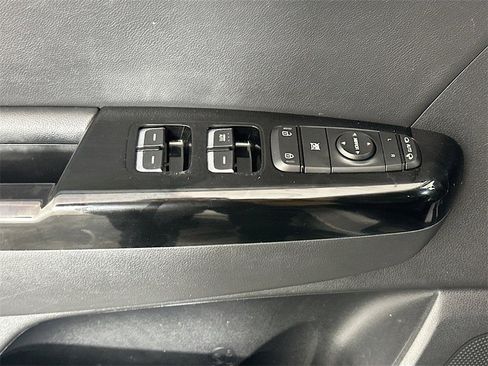 Used 2017 Kia Sportage SX image 18