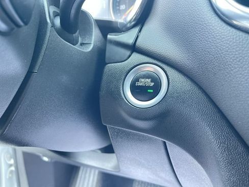 Used 2024 Chevrolet Equinox LT FWD image 16