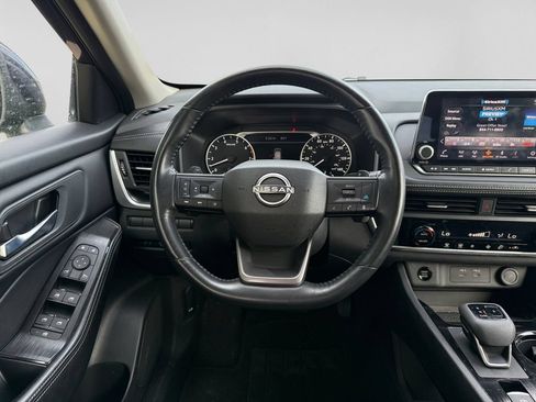 Used 2025 Nissan Rogue SV AWD/4WD image 15