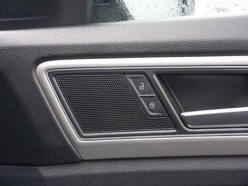 Used 2019 Volkswagen Atlas S image 31