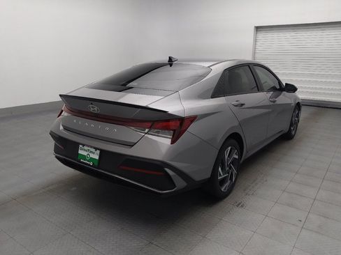 Used 2025 Hyundai Elantra Sport FWD image 9