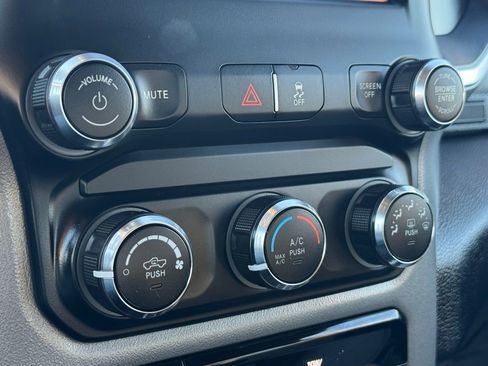 Used 2024 RAM 2500 Big Horn image 39