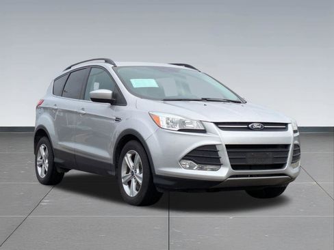 Used 2015 Ford Escape SE w/ Equipment Group 201A FWD image 8