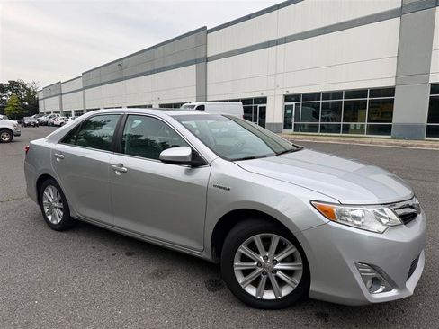 Used 2012 Toyota Camry XLE w/ Leather Pkg FWD image 14