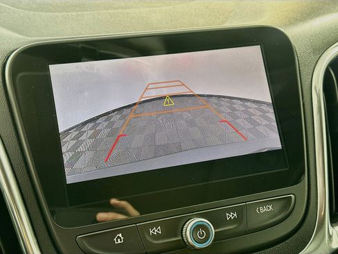 Used 2019 Chevrolet Equinox LT w/ Sun & Navigation Package FWD image 22