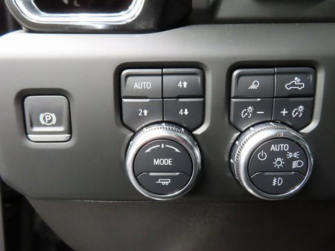 Used 2024 GMC Sierra 3500 Denali w/ Denali Reserve Package image 63