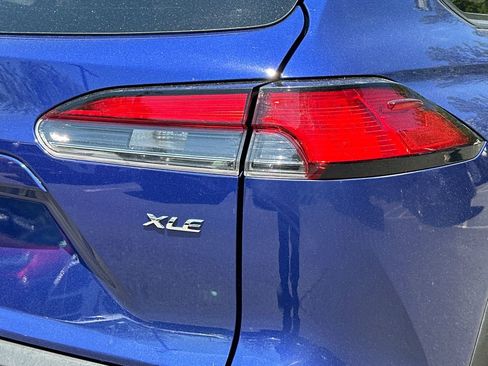 Used 2024 Toyota Corolla Cross XLE FWD image 5